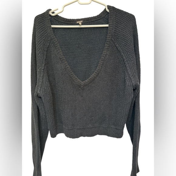 Free People Black Vneck Cropped Long Sleeve Sweater Size medium - Picture 1 of 6